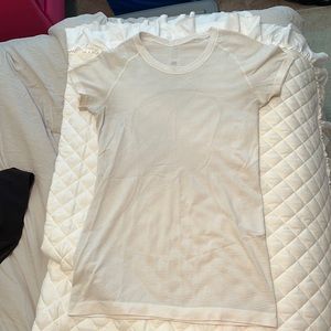 White lululemon swiftly tech top